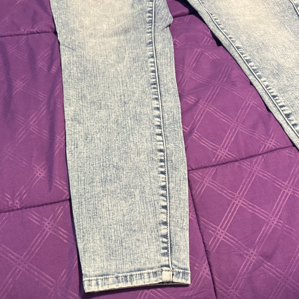 Torrid Premium Stretch Light Blue Jeans - Picture 3 of 3